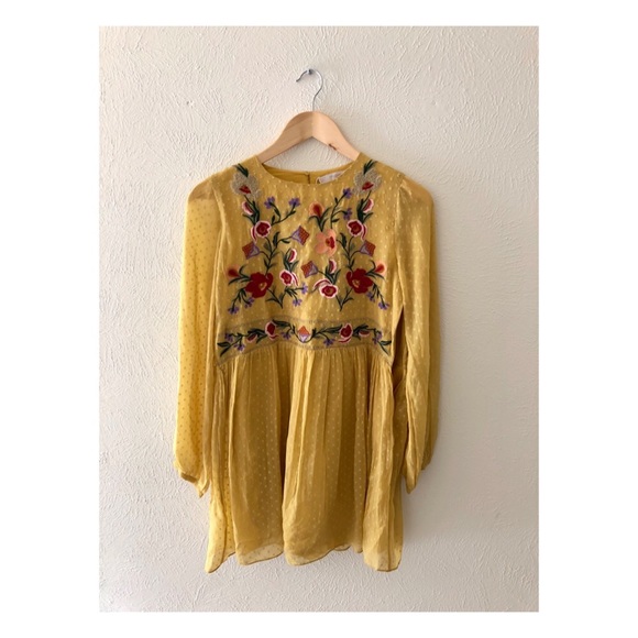 NWT Yellow embroidered romper - Picture 1 of 5